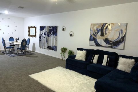 Immobilier commercial à vendre à Saint Petersburg, Floride: 4635.36 m2 № 2406411 - photo 15
