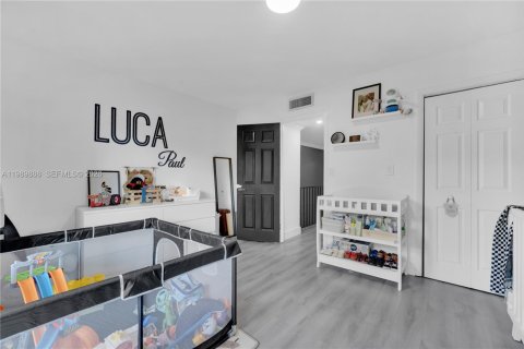 Condo in Miami, Florida, 2 bedrooms  № 2058057 - photo 22
