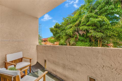 Condo in Miami, Florida, 2 bedrooms  № 2058057 - photo 26