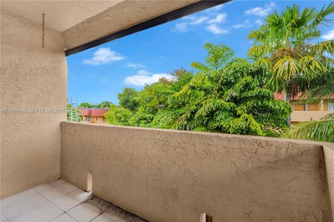 Condo in Miami, Florida, 2 bedrooms  № 2058057 - photo 27
