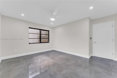 Condominio en venta en Miami, Florida, 2 dormitorios, 98.01 m2 № 2029802 - foto 12