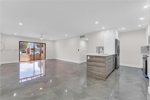 Condominio en venta en Miami, Florida, 2 dormitorios, 98.01 m2 № 2029802 - foto 7