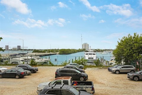 Купить кондоминиум в Норт-Бей-Виллидж, Флорида 1 спальня, 54.63м2, № 2184290 - фото 19