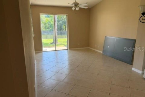 Townhouse in Winter Springs, Florida 3 bedrooms, 156.08 sq.m. № 2238027 - photo 4