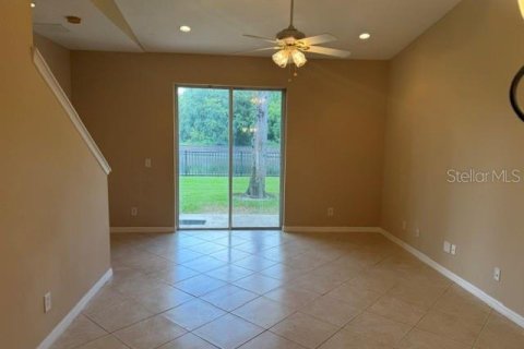 Townhouse in Winter Springs, Florida 3 bedrooms, 156.08 sq.m. № 2238027 - photo 3