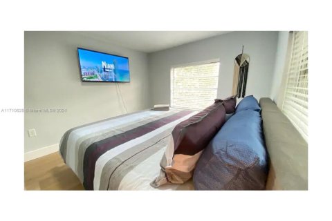 Casa en alquiler en Miami, Florida, 4 dormitorios, 139.35 m2 № 1607327 - foto 12
