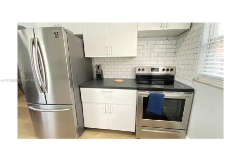 Casa en alquiler en Miami, Florida, 4 dormitorios, 139.35 m2 № 1607327 - foto 5