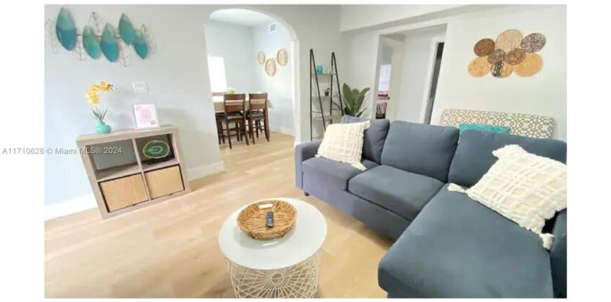 Casa en Miami, Florida 4 dormitorios, 139.35 m2 № 1607327