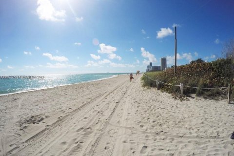Villa ou maison à louer à Miami Beach, Floride: 1 chambre, 55.74 m2 № 2033716 - photo 15