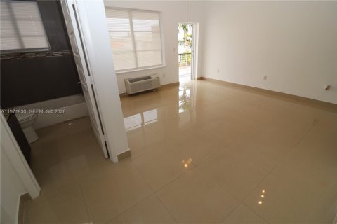 Villa ou maison à louer à Miami Beach, Floride: 1 chambre, 55.74 m2 № 2033716 - photo 17