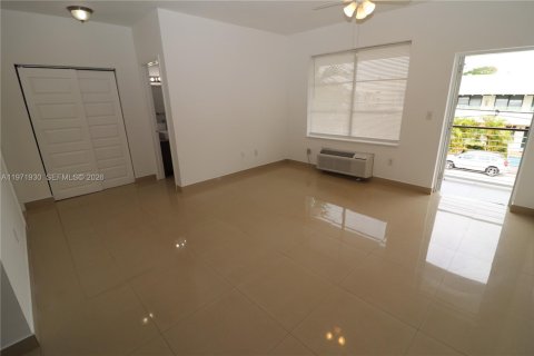 Villa ou maison à louer à Miami Beach, Floride: 1 chambre, 55.74 m2 № 2033716 - photo 18