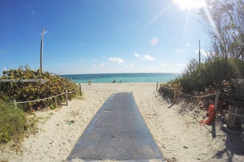 Villa ou maison à louer à Miami Beach, Floride: 1 chambre, 55.74 m2 № 2033716 - photo 14