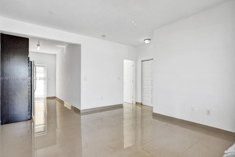 Villa ou maison à louer à Miami Beach, Floride: 1 chambre, 55.74 m2 № 2033716 - photo 8