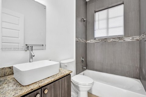 Villa ou maison à louer à Miami Beach, Floride: 1 chambre, 55.74 m2 № 2033716 - photo 9