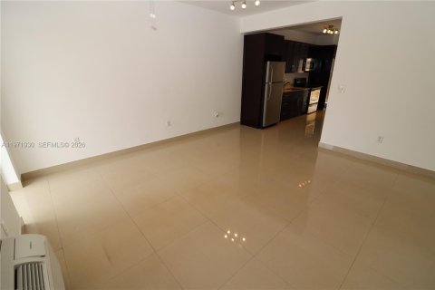 Villa ou maison à louer à Miami Beach, Floride: 1 chambre, 55.74 m2 № 2033716 - photo 16