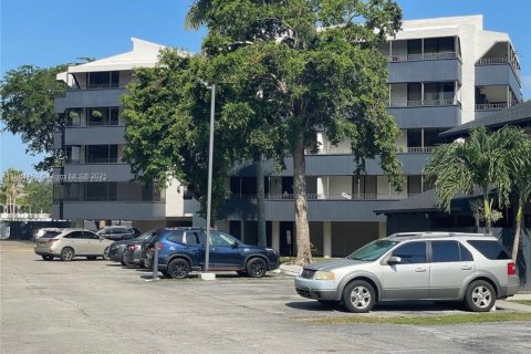 Condominio en venta en Miami, Florida, 2 dormitorios, 113.81 m2 № 2013346 - foto 22