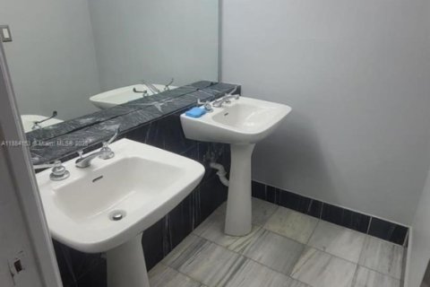 Condominio en venta en Miami, Florida, 2 dormitorios, 113.81 m2 № 2013346 - foto 18