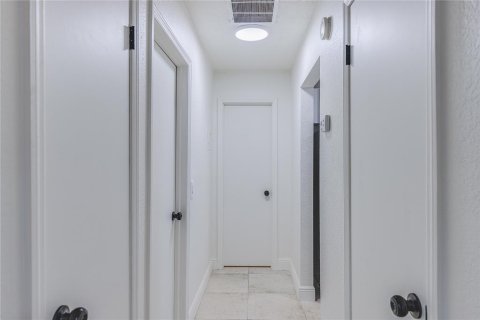 Condominio en venta en Tampa, Florida, 1 dormitorio, 83.52 m2 № 1829625 - foto 10
