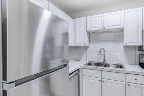 Condominio en venta en Tampa, Florida, 1 dormitorio, 83.52 m2 № 1829625 - foto 9