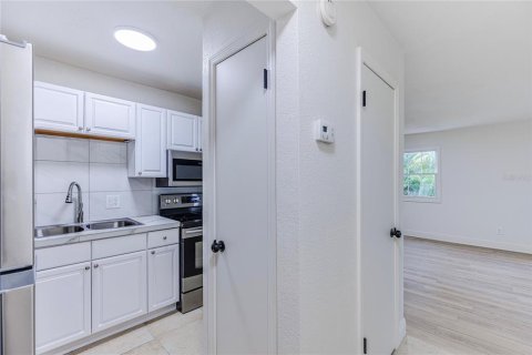 Condominio en venta en Tampa, Florida, 1 dormitorio, 83.52 m2 № 1829625 - foto 11
