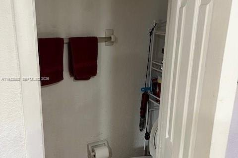 Adosado en venta en Hialeah, Florida, 3 dormitorios, 121.14 m2 № 2001723 - foto 11