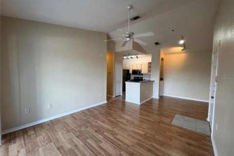 Copropriété à louer à Riverview, Floride: 2 chambres, 86.12 m2 № 2398813 - photo 3