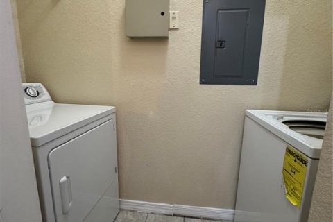 Copropriété à louer à Riverview, Floride: 2 chambres, 86.12 m2 № 2398813 - photo 8
