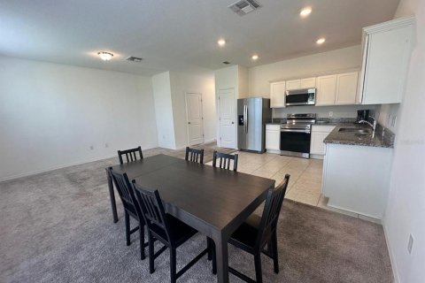 Townhouse in Davenport, Florida 3 bedrooms, 137.5 sq.m. № 1912009 - photo 8