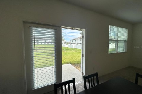 Townhouse in Davenport, Florida 3 bedrooms, 137.5 sq.m. № 1912009 - photo 11