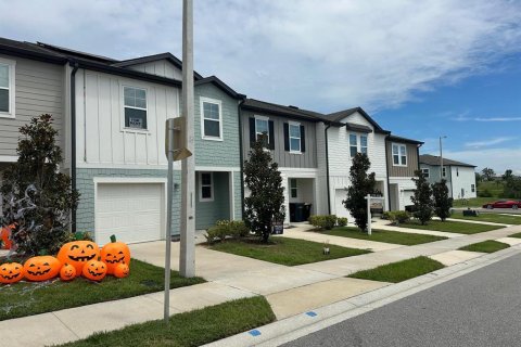 Townhouse in Davenport, Florida 3 bedrooms, 137.5 sq.m. № 1912009 - photo 3