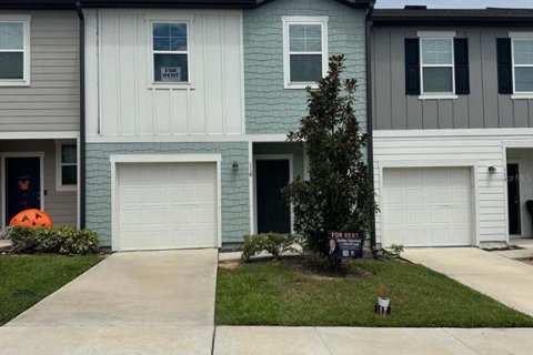 Townhouse in Davenport, Florida 3 bedrooms, 137.5 sq.m. № 1912009 - photo 1