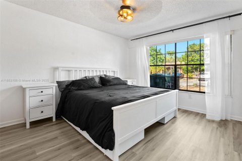 Townhouse in Pembroke Pines, Florida 2 bedrooms, 84.54 sq.m. № 1887498 - photo 9