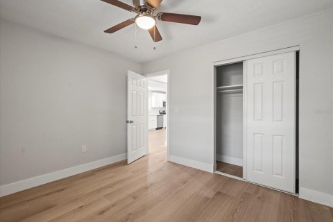 Immobilier commercial à vendre à Tampa, Floride: 4 chambres, 139.35 m2 № 1803921 - photo 15