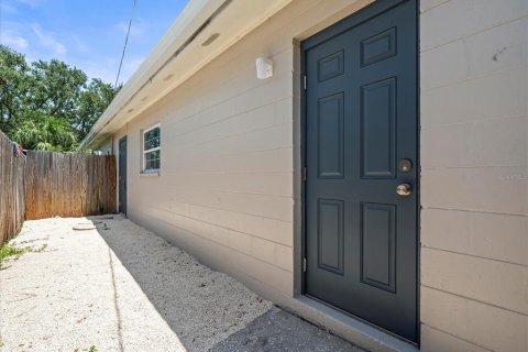 Immobilier commercial à vendre à Tampa, Floride: 4 chambres, 139.35 m2 № 1803921 - photo 19