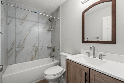 Immobilier commercial à vendre à Tampa, Floride: 4 chambres, 139.35 m2 № 1803921 - photo 16