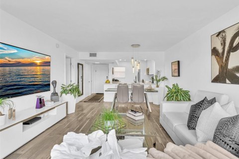Copropriété à louer à Hallandale Beach, Floride: 1 chambre, 71.53 m2 № 1965883 - photo 6