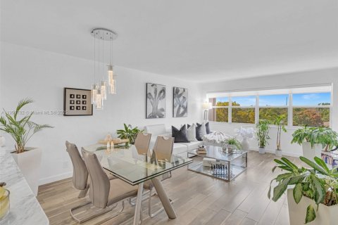 Copropriété à louer à Hallandale Beach, Floride: 1 chambre, 71.53 m2 № 1965883 - photo 8