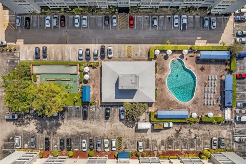 Copropriété à louer à Hallandale Beach, Floride: 1 chambre, 71.53 m2 № 1965883 - photo 22