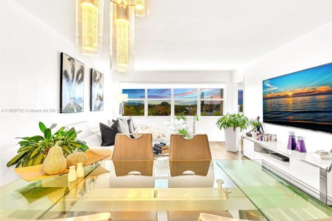 Copropriété à louer à Hallandale Beach, Floride: 1 chambre, 71.53 m2 № 1965883 - photo 1