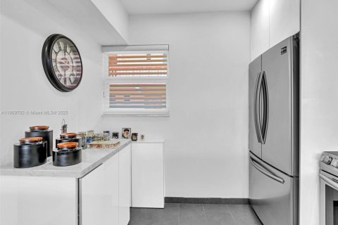 Copropriété à louer à Hallandale Beach, Floride: 1 chambre, 71.53 m2 № 1965883 - photo 13