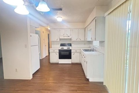 Casa en alquiler en Belleair Bluffs, Florida, 2 dormitorios, 83.61 m2 № 1802875 - foto 8