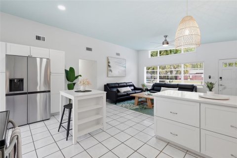 House in Gainesville, Florida 3 bedrooms, 104.52 sq.m. № 2167110 - photo 15