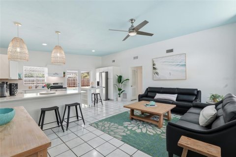 House in Gainesville, Florida 3 bedrooms, 104.52 sq.m. № 2167110 - photo 7