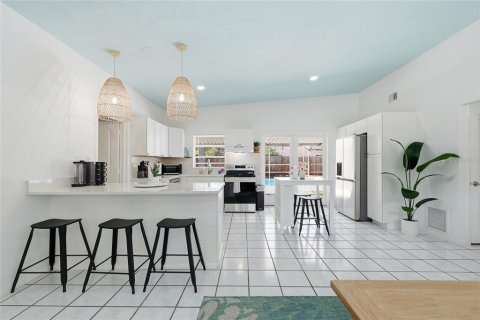 House in Gainesville, Florida 3 bedrooms, 104.52 sq.m. № 2167110 - photo 10