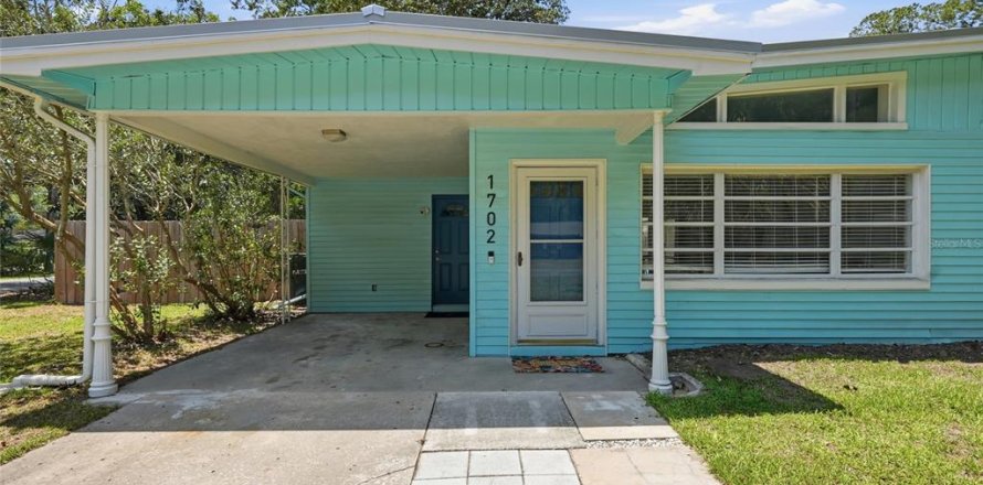 House in Gainesville, Florida 3 bedrooms, 104.52 sq.m. № 2167110