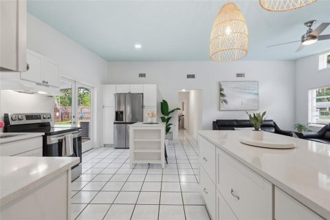 House in Gainesville, Florida 3 bedrooms, 104.52 sq.m. № 2167110 - photo 12