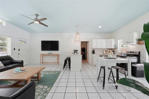 House in Gainesville, Florida 3 bedrooms, 104.52 sq.m. № 2167110 - photo 9