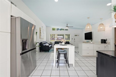House in Gainesville, Florida 3 bedrooms, 104.52 sq.m. № 2167110 - photo 14