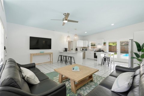 House in Gainesville, Florida 3 bedrooms, 104.52 sq.m. № 2167110 - photo 8