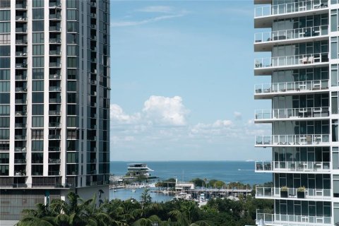 Condominio en Saint Petersburg, Florida, 2 dormitorios  № 2149215